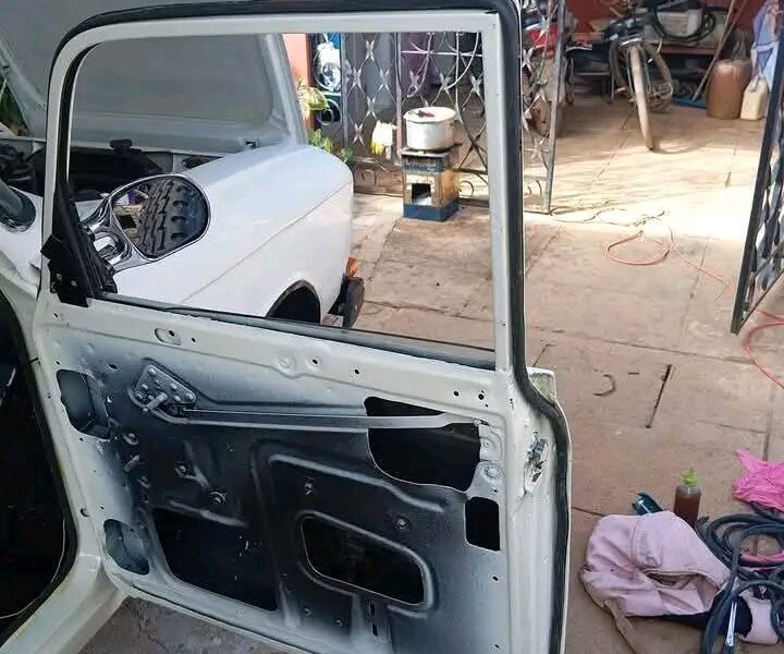 Montaje Todo tipo de juntas de carros americanos. Maleteros, capó, puertas etc